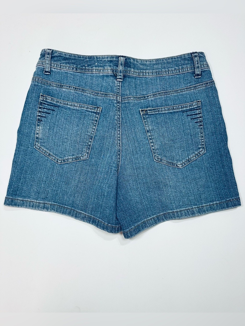 St. John’s Bay Stretch Denim Shorts Women’s Size 10 Blue Mid Rise Jean Shorts - Picture 5 of 11